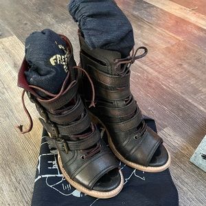 FREEBIRD Braeden sandals in black multi